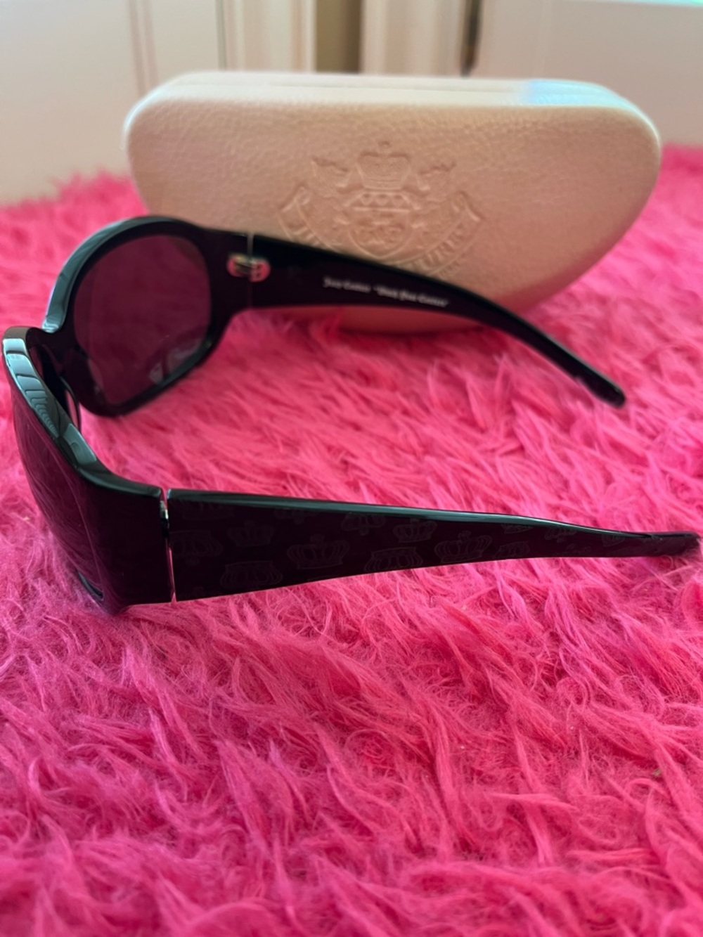 Women’s Black Oversized Sunglasses - Picture 4 of 8